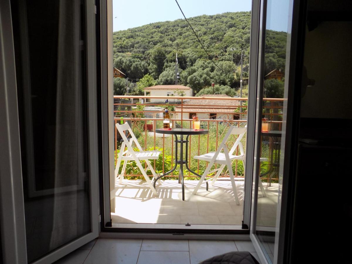 Afrodite Spacious Apartments! Agia Efimia Exterior foto